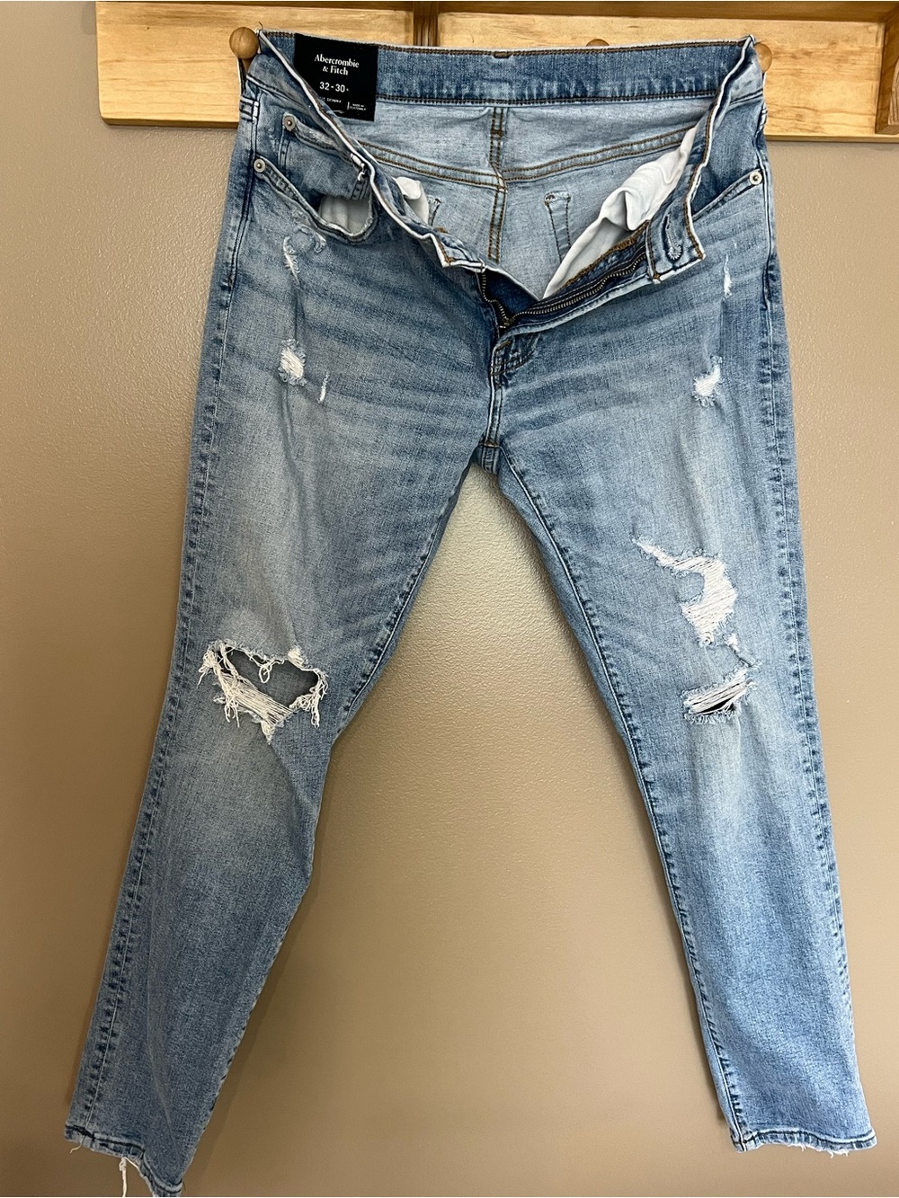 Abercrombie & Fitch Women's Light Blue Ripped Boyfriend Jeans